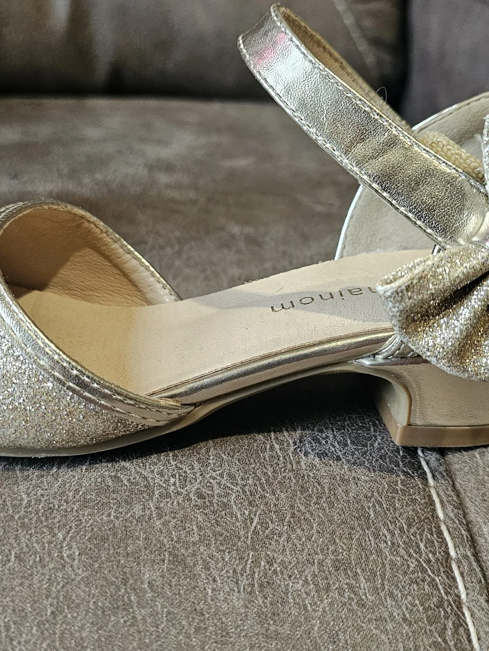 Girls' Gold Glitter Bow Low Heel Dress Shoes